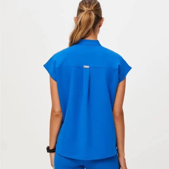 Figs Rafaela Oversized Scrub Top with Blue Mandarin Collar Cap Sleeve Blouse - Picture 3 of 11